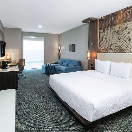 La Quinta Inn & Suites By Wyndham Nashville Downtown Stadium Εξωτερικό φωτογραφία