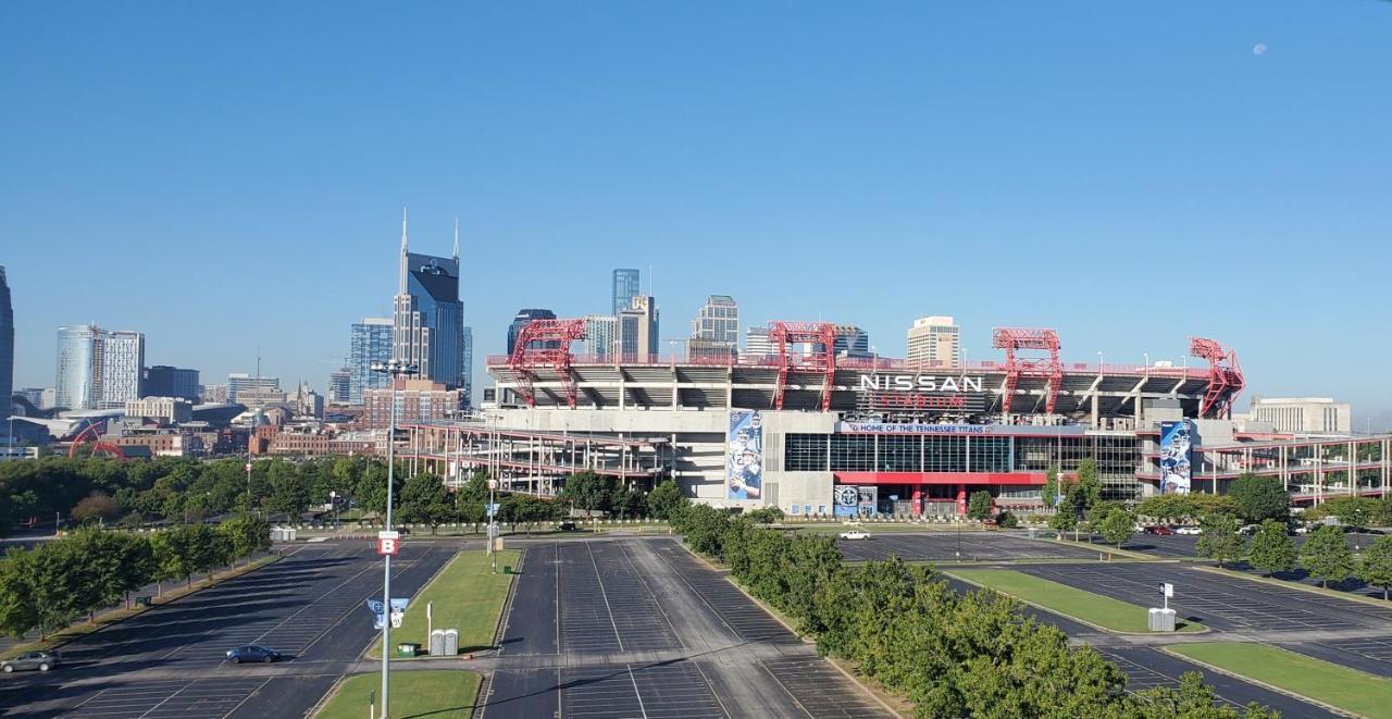 La Quinta Inn & Suites By Wyndham Nashville Downtown Stadium Εξωτερικό φωτογραφία