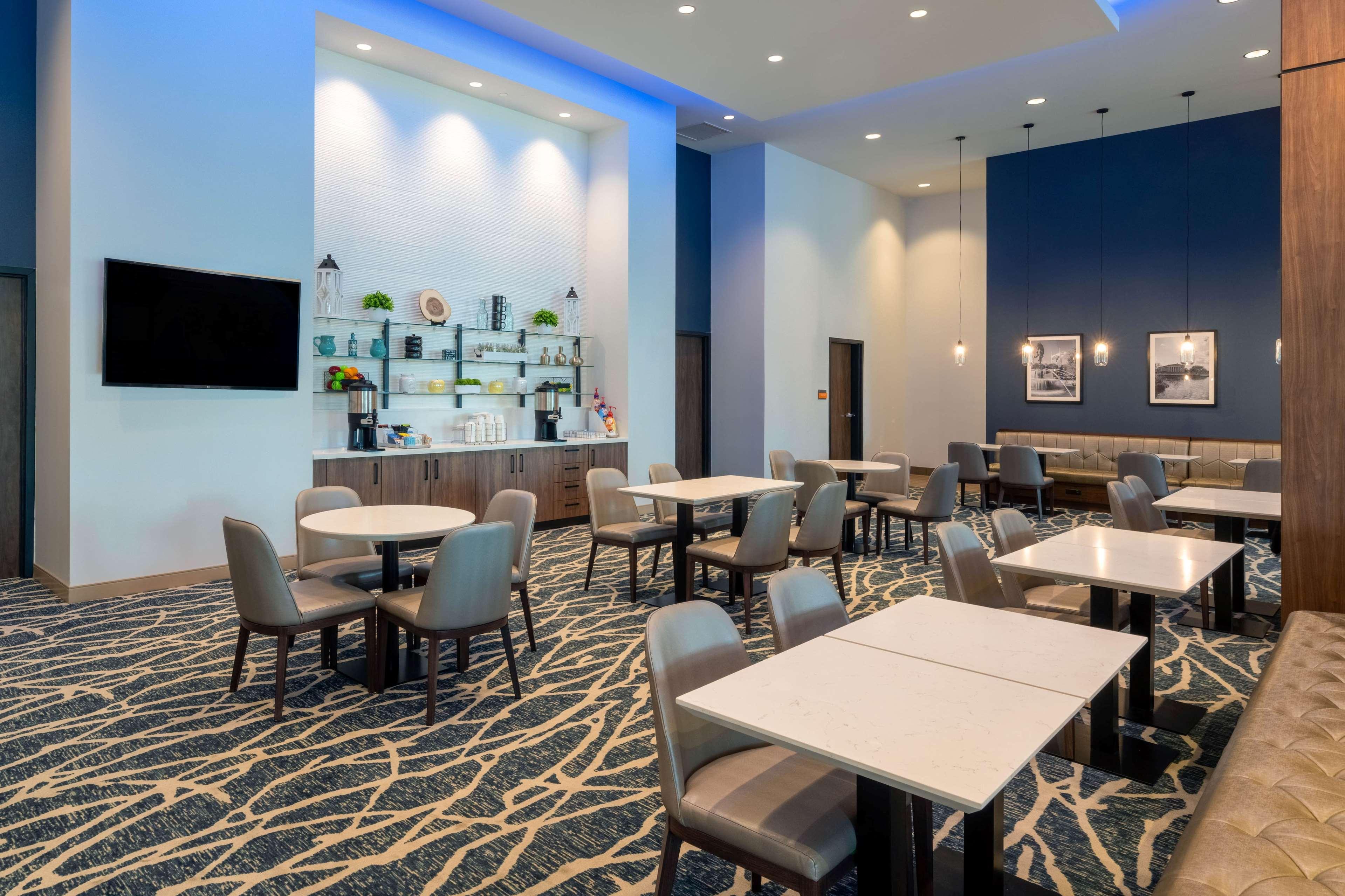 La Quinta Inn & Suites By Wyndham Nashville Downtown Stadium Εξωτερικό φωτογραφία